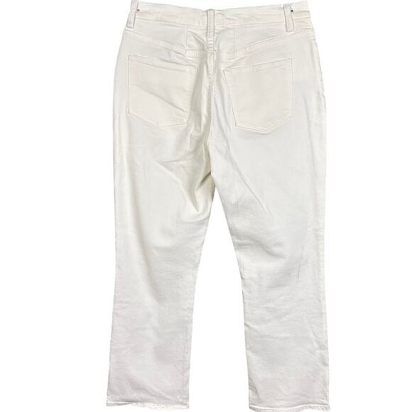 Vince Women's Kick Boot Cut Denim Jeans Chalk White SZ 29 Quiet Luxury Designer - Picture 3 of 10